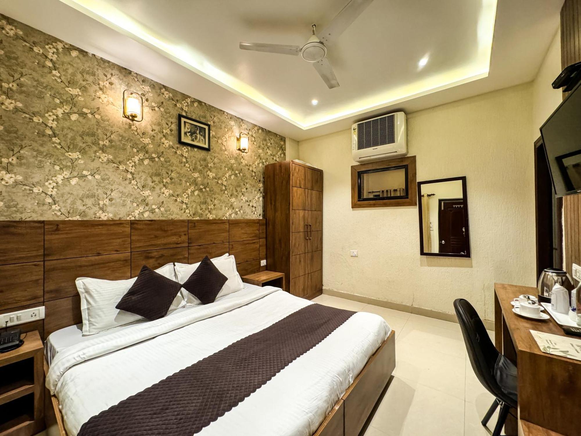 Hotel Nirvana Palace Rishikesh Ngoại thất bức ảnh